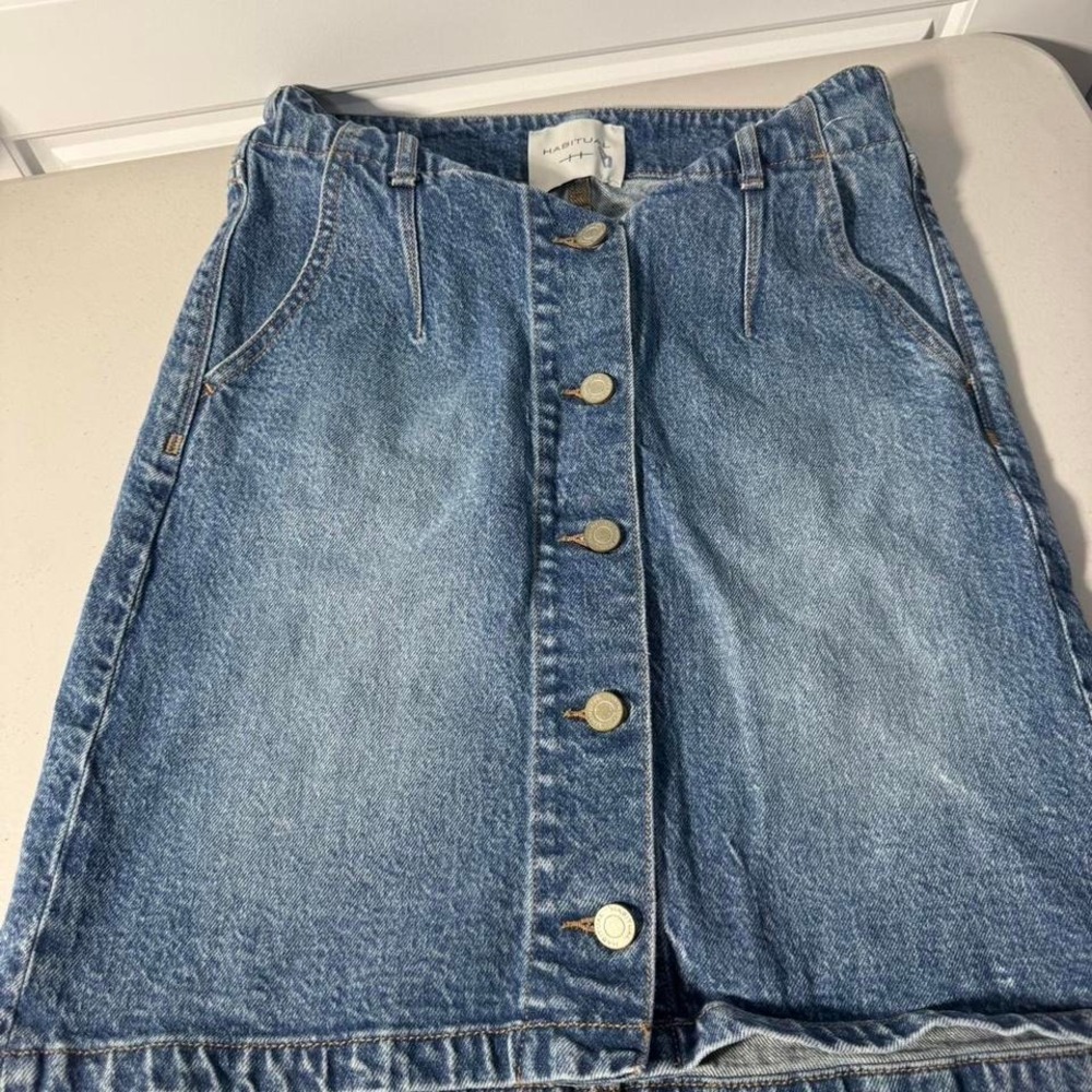 Habitual Button Down Denim Mini Skirt. Size 6.